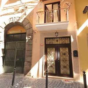 Look House , Napoli Italia